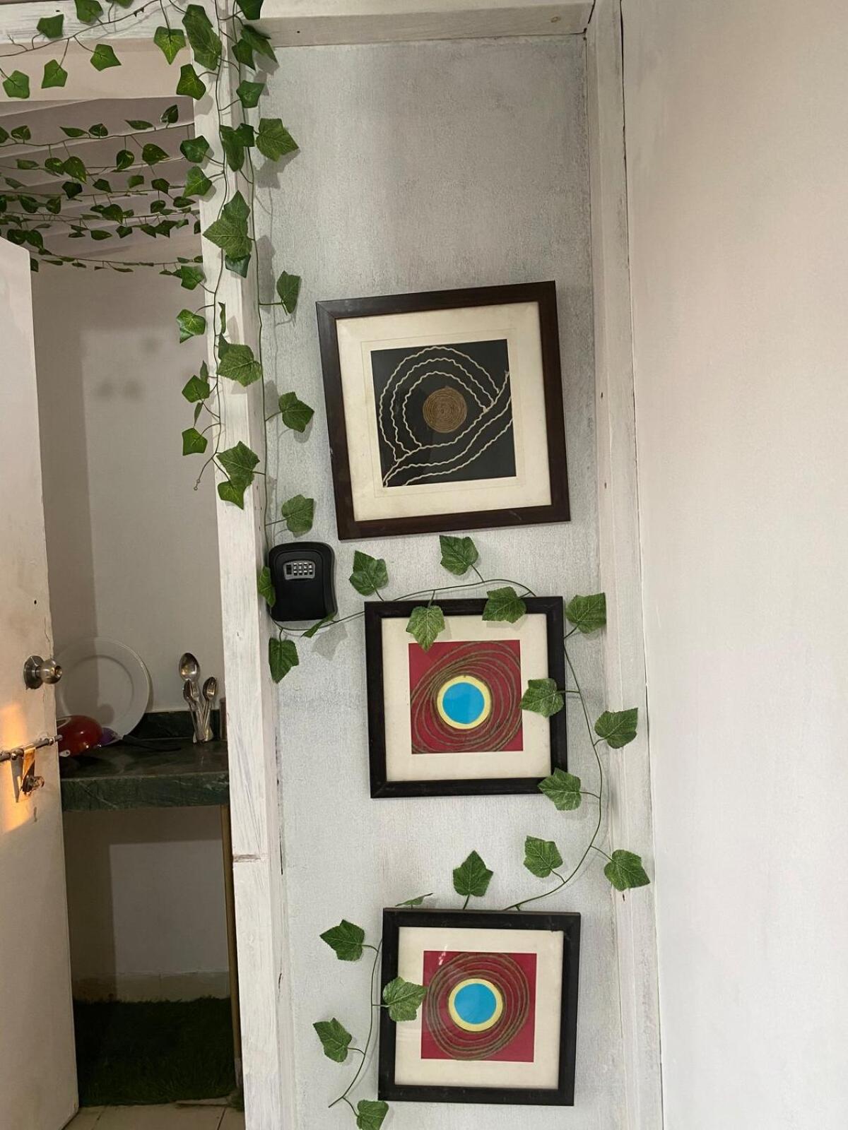 Pixiestays Forest House Juhu West Bombaj