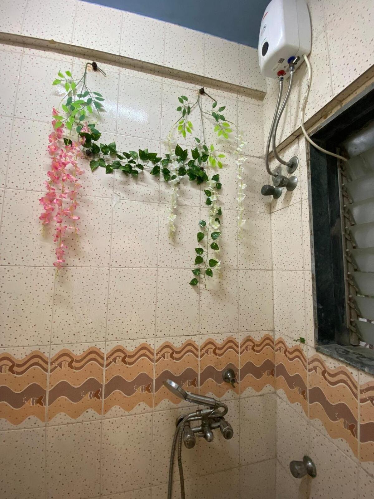 Pixiestays Forest House Juhu West Bombaj